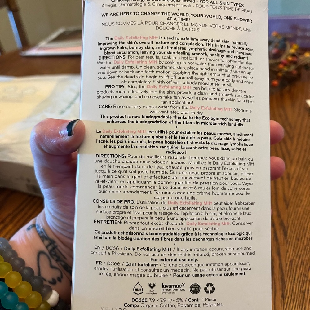 NWT Daily Exfoliating Mitt - Picture 4 of 4